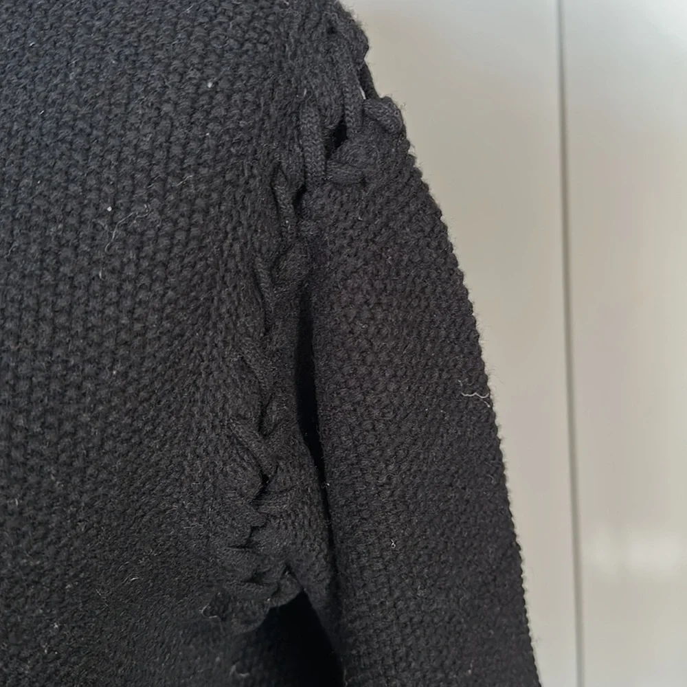 UGG TURTLE SWEATER SIZE M - Picture 5 of 8